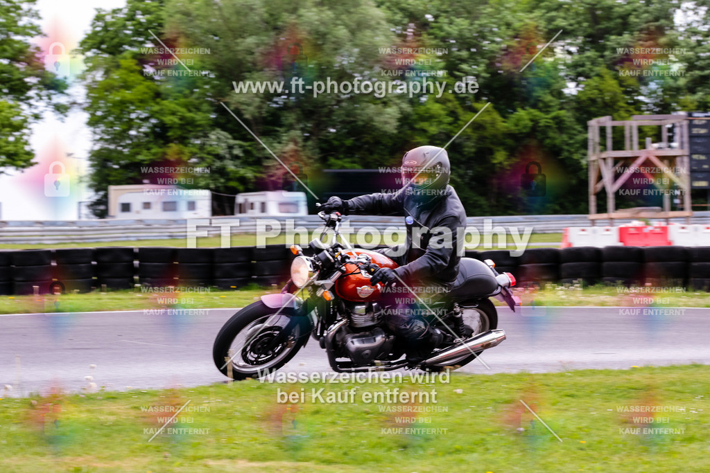 MotoTeamVBK-20119 | Hier findet Ihr Bilder von Touristenfahrten auf der Nürburgring Nordschleife oder von anderen Veranstaltungen die ich besucht habe. Viel Spass beim Durch Schauen 