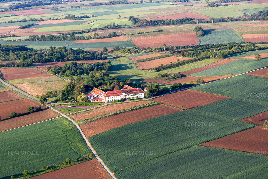 Luftbild: Werkstatt für verborgene Talente in Schweighofen im Bundesland Rheinland-Pfalz in Deutschland. Foto: IMG_120645.jpg vom 03.05.2020 durch Werner Riehm/FLY-FOTO.de