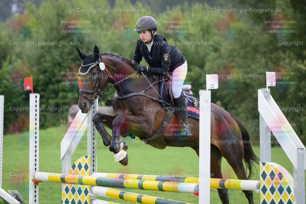 109_McWilliams_Lilly-Sophie_Faberge_A1_Springen_250802_01 | gis-fotografie