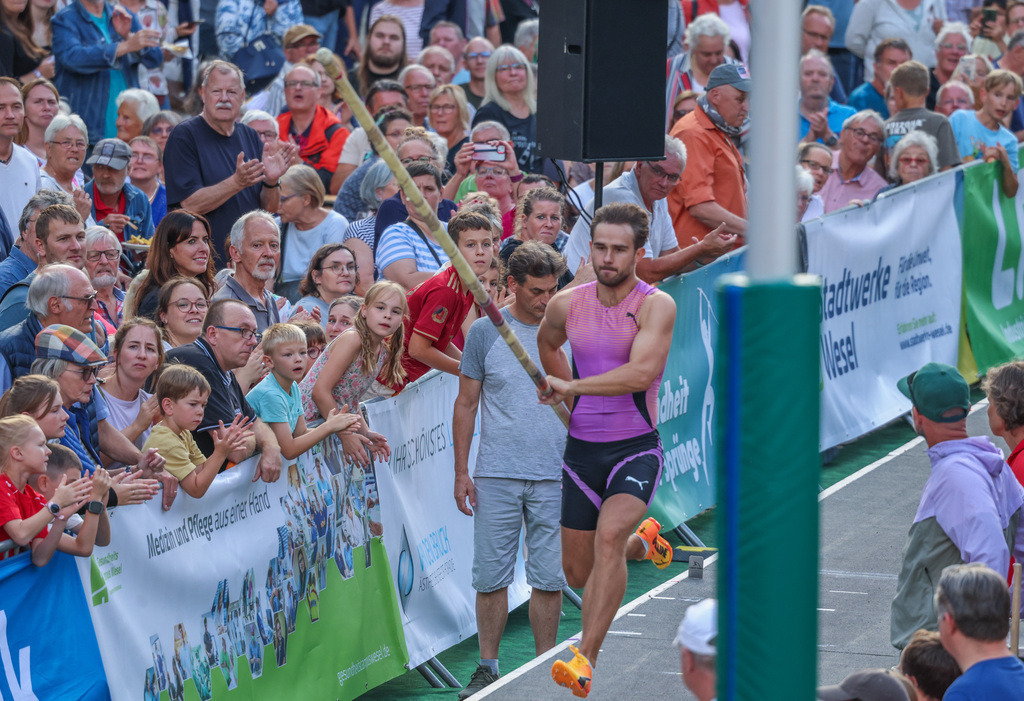 top-top.de-250828-160 | Foto, Video, Fotografie, Videografie, Fotobox, DJ, Discjockey, Musik, Musikbox, Veranstaltung, Photobooth, Amazon, Ebay, Buchtipp, Bestseller, Autor, Verlag, Buch, Wesel, Hamminkeln, NRW, Dinslaken, Rees, Drohne, Hochzeit, Party, Fotobox, Wesel, Fotograf