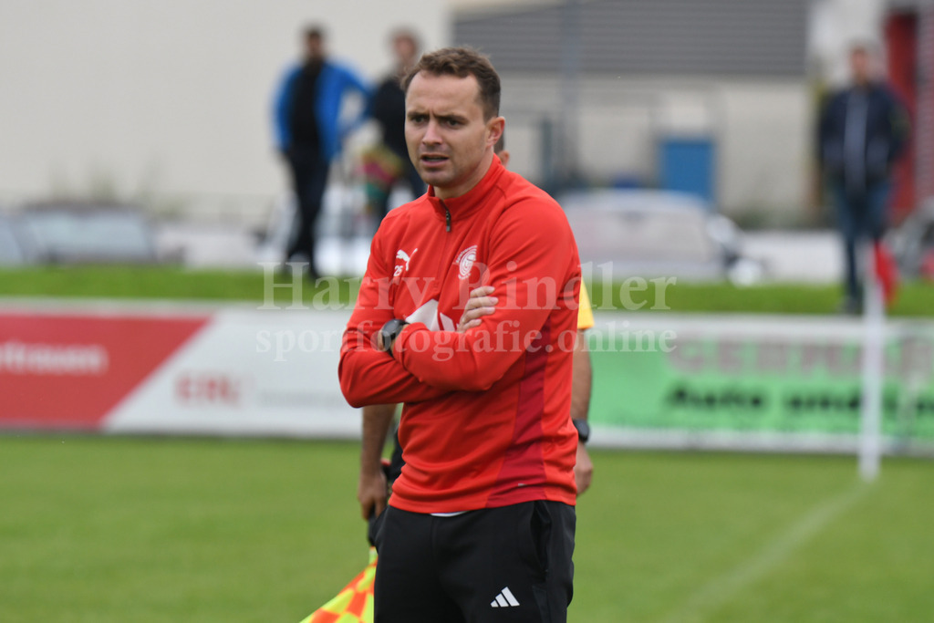 SpVgg Plattling : FC Ergolding | Johannes Wittenzellner (Trainer SpVgg Plattling) - Realisiert mit Pictrs.com