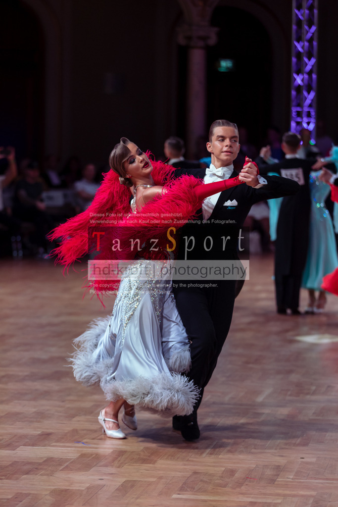 20250705_WDSF_Open_JunII_Std-dC25-2746 | Tanzsportbilder, Standardtanz, Lateintanz, WDSF, DTV, LTVB, dancecomp, goc, hessen tanzt, blaues band der spree, walzer, tango, wiener walzer, slowfox, quickstepp, samba, rumba, cha-cha-cha, paso doble. jive, hd-kroft photography, turniertanzsport