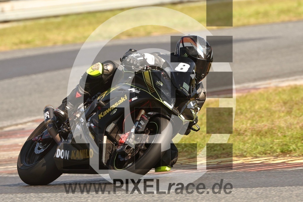 0087-20250909_14624 | Schöne Erinnerungen an spannende Momente - das festzuhalten ist unser Job. PIXELrace.de ist seit 2003 auf den Rennstrecken Europas unterwegs um die Action draußen beim Fahren und die wunderbare Stimmung imm Fahrerlager für euch einzufangen.