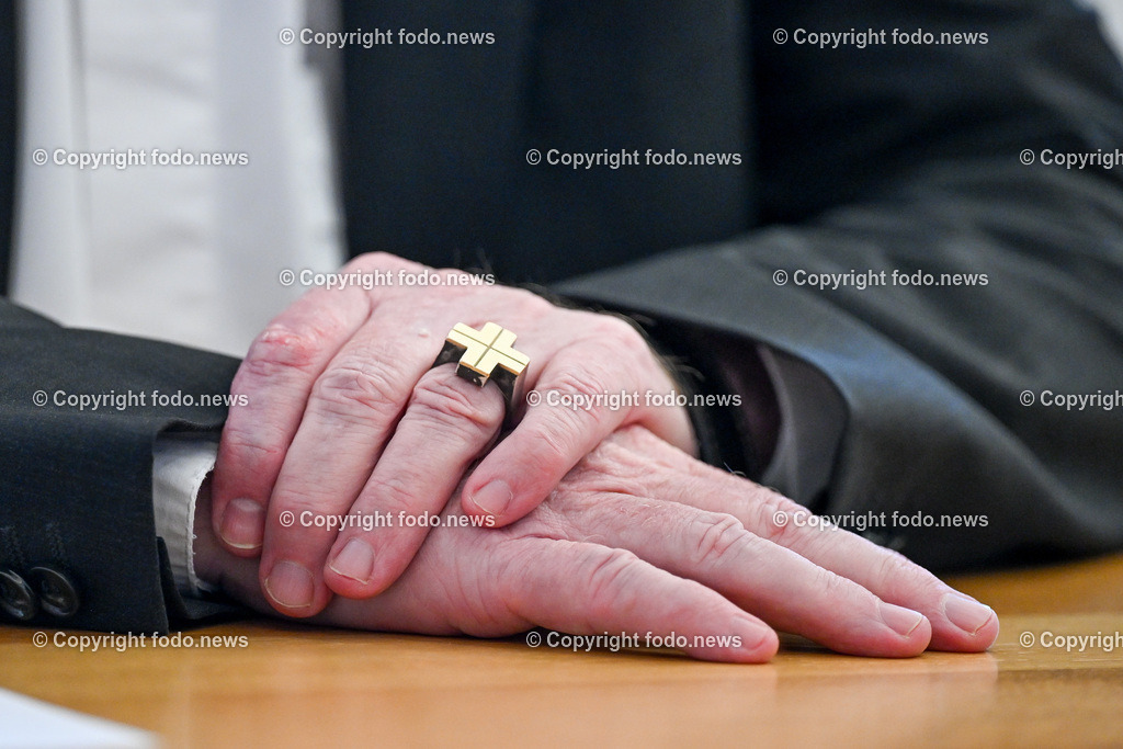 Manfred Scheuer (Bischof der Dioezese Linz)_ 27.03.2024-18 | 27.03.2024, Bischofshof Linz, AUT, Manfred Scheuer (Bischof der Dioezese Linz), im Bild Manfred Scheuer (14. Bischof der Dioezese Linz, Dioezesanbischof der Katholischen Kirche in Oberoesterreich)