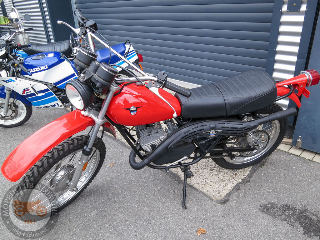 MopedmuseumNeumühl_151023_005 | Bildergalerie von Sport-Ereignissen aber auch von weiteren spannenden Dingen - nicht nur vom Niederrhein. In Anlehnung an den bekannten Spruch von Hanns Dieter Hüsch heißt das Motto: "Niederrhein ist überall".  - Realisiert mit Pictrs.com