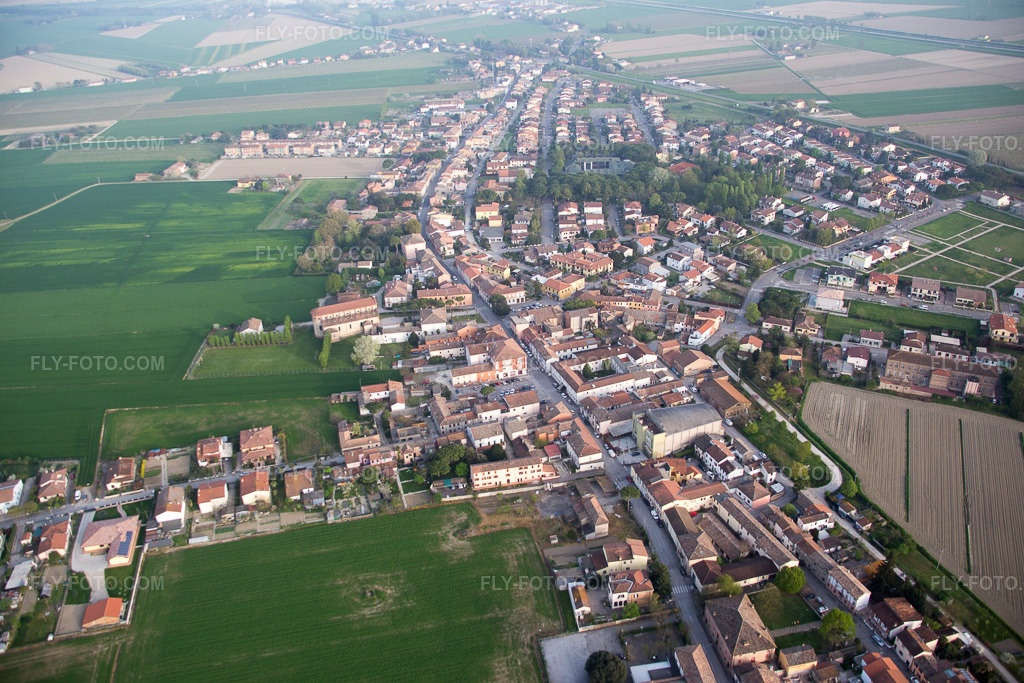 Aerial view: View of the town in Sant'Alberto in the state Emilia Romagna, Italy.Photo: IMG_087357.jpg taken on 04/05/2016 by Werner Riehm/FLY-FOTO.comResolution of the original: 5472 x 3648 px