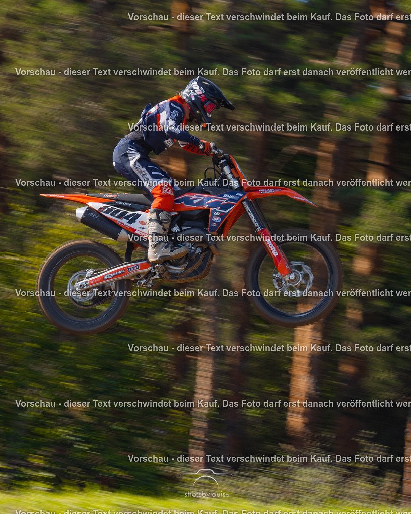 09_20_LM_Schenkenhorst-8761 | Sportfotografin aus Berlin-Brandenburg mit Fokus auf Motocross. Ich halte deine sportliche Leistung und echte Emotionen auf und neben der Strecke professionell fest. Entdecke die Fotos von deinem Rennen und bestelle sie direkt hier im Shop.