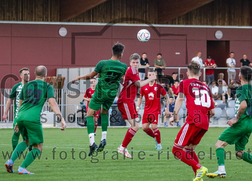 2023-08-11_102_FC_Finsing_gegen_SV_Eichenried | Finsing, Deutschland, 11.08.2023:
Fußball, Kreisliga 2023 / 2024, 4. Spieltag, FC Finsing gegen SV Eichenried, Endergebnis: 3:0

Maximilian Roßkothen (SV Eichenried, #19), Max Geltl (SV Eichenried, #17), Fabian Kövener (FC Finsing, #12), Florian Hölzl (FC Finsing, #10)

Foto: Christian Riedel / fotografie-riedel.net