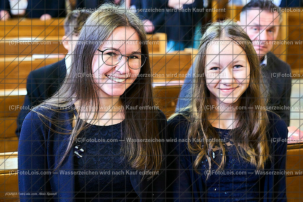 ALP2118_Pfarrfirmung Wieselburg | (C)FotoLois.com, Alois Spandl, Pfarrfirmung in Wieselburg mit Firmspender Eduard Gruber (ehemaliger Generalvikar der Diözese St. Pölten), Sa 3. Juni 2023.