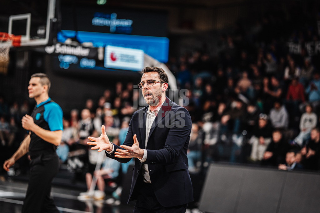 Basketball | Männer | Saison 2024/2025 | BKT EuroCup | Veolia Towers Hamburg vs. 7Bet-Lietkabelis Panevezys | 21.01.2025 | Headcoach Benka Barloschky (Hamburg Towers)