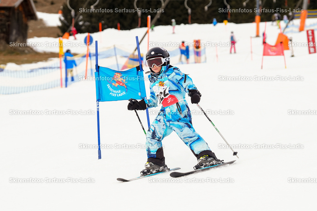 SRF_02.01.2026_0291 | Skirennfotos,Serfaus,Fiss,Ladis,Kinderskirennen,Winter,Tirol,Oberland,skirace,SFL,feelfree,weil wir's genießen,ski,Ski,skifahren,Sonnenplateau, - Realisiert mit Pictrs.com
