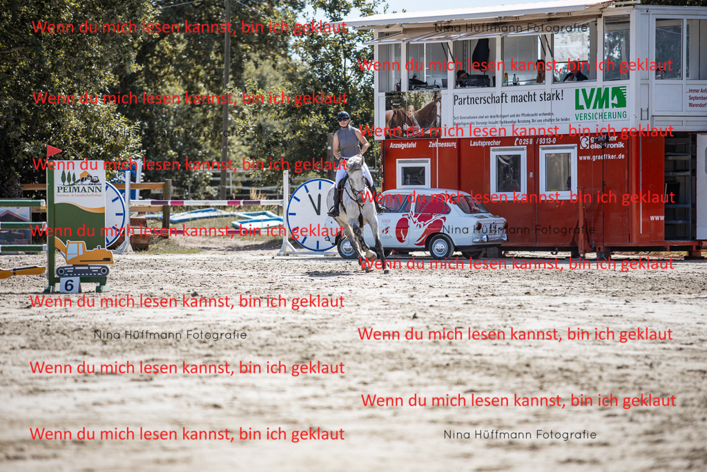 BK1A6465 | Turnierbilder Turnierfotos Nina Hüffmann Turnierfotografie Pferdefotografie Tierzeichnung Haustierzeichnung Pferdezeichnung Hundezeichnung Videograf  - Realisiert mit Pictrs.com