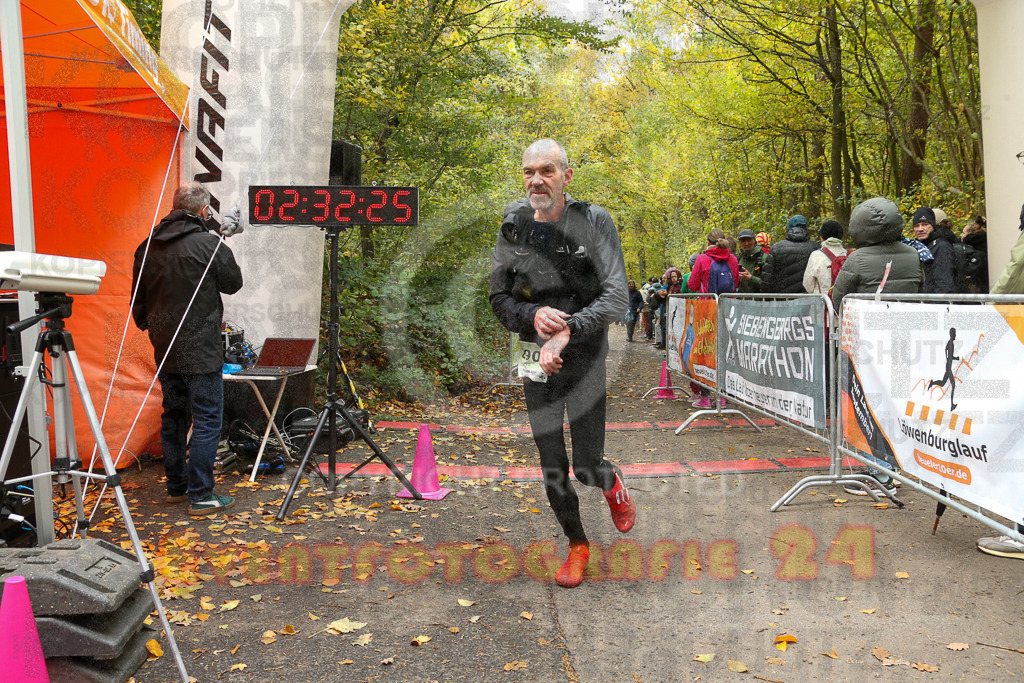 251026_1234_EX1_0688 | Sportfotografie im Rhein-Sieg Kreis, Köln, Bonn, NRW, Rheinland Pfalz, Hessen, etc. Unser Tätigkeitsfeld umfasst den Laufsport vom Volkslauf über den Marathon, Duathlon, Triathon bis zum Ultralauf wie Kölnpfad Ultra oder Schindertrail.