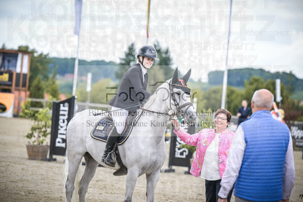 DOS_0086 | Entdecke hochwertige Reitturnierfotos von Foto Oger. Professionell, emotional und authentisch – jetzt Lieblingsmomente im Shop bestellen.Deutschlandweite Turnierfotografie. - Realisiert mit Pictrs.com