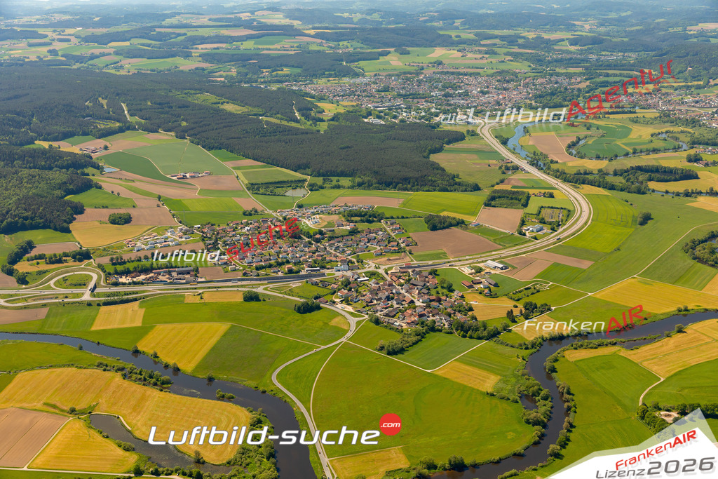 Das Luftbild zeigt : Wetterfeld Roding - Die Luftaufnahme wurde 2024 vom UL-Flugzeug aus erstellt ( keine Drohne ) - Hochauflösende Luftaufnahme - Für grossformatige Ausdrucke geeignet. Die Geschenkidee !Mit Lizenz und Bildrechte bestellbar