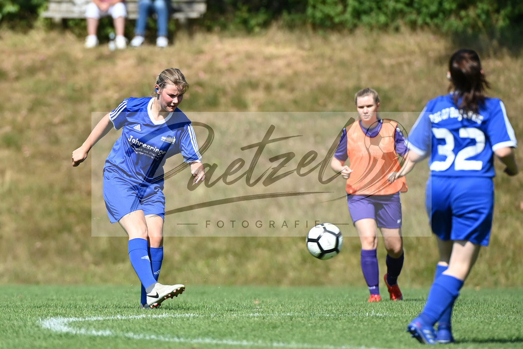 VFBGRE20200816_0030 | Fussball, Frauen:   bei dem Testspiel zwischen VfB Schinkel und TSG 07 Burg Gretesch IV auf der Sportanlage am Zuschlag am 16.08.2020 in Osnabrueck, Deutschland. - Realisiert mit Pictrs.com