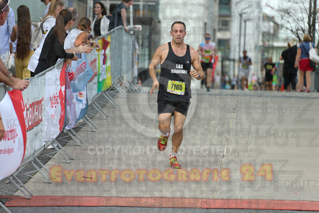 250920_1516_EX1_8711 | Sportfotografie im Rhein-Sieg Kreis, Köln, Bonn, NRW, Rheinland Pfalz, Hessen, etc. Unser Tätigkeitsfeld umfasst den Laufsport vom Volkslauf über den Marathon, Duathlon, Triathon bis zum Ultralauf wie Kölnpfad Ultra oder Schindertrail.