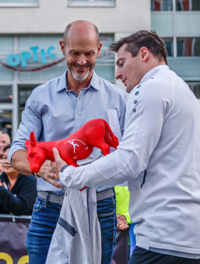 top-top.de 240913-230 | Foto, Video, Fotografie, Videografie, Fotobox, DJ, Discjockey, Musik, Musikbox, Veranstaltung, Photobooth, Amazon, Ebay, Buchtipp, Bestseller, Autor, Verlag, Buch, Wesel, Hamminkeln, NRW, Dinslaken, Rees, Drohne, Hochzeit, Party, Fotobox, Wesel, Fotograf