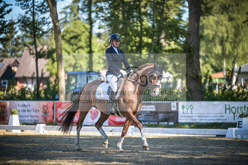 DOS_5548 | Entdecke hochwertige Reitturnierfotos von Foto Oger. Professionell, emotional und authentisch – jetzt Lieblingsmomente im Shop bestellen.Deutschlandweite Turnierfotografie. - Realisiert mit Pictrs.com