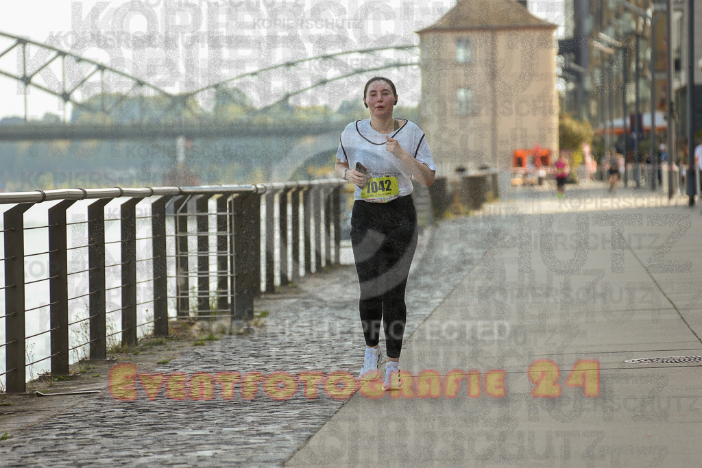 250920_1457_EX1_8322 | Sportfotografie im Rhein-Sieg Kreis, Köln, Bonn, NRW, Rheinland Pfalz, Hessen, etc. Unser Tätigkeitsfeld umfasst den Laufsport vom Volkslauf über den Marathon, Duathlon, Triathon bis zum Ultralauf wie Kölnpfad Ultra oder Schindertrail.