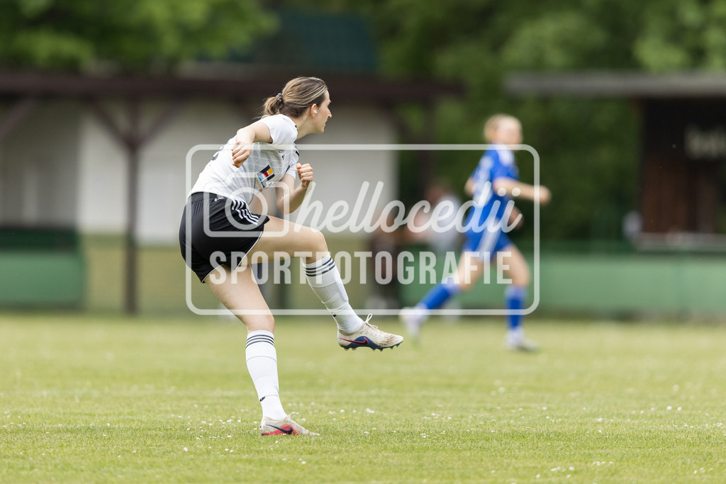 Fußball I Frauen I Saison 2025-2026 I Oberliga Niedersachsen I FC Jesteburg-Bendestorf - BW Hollage I 12624 | realhellocedii - Realisiert mit Pictrs.com