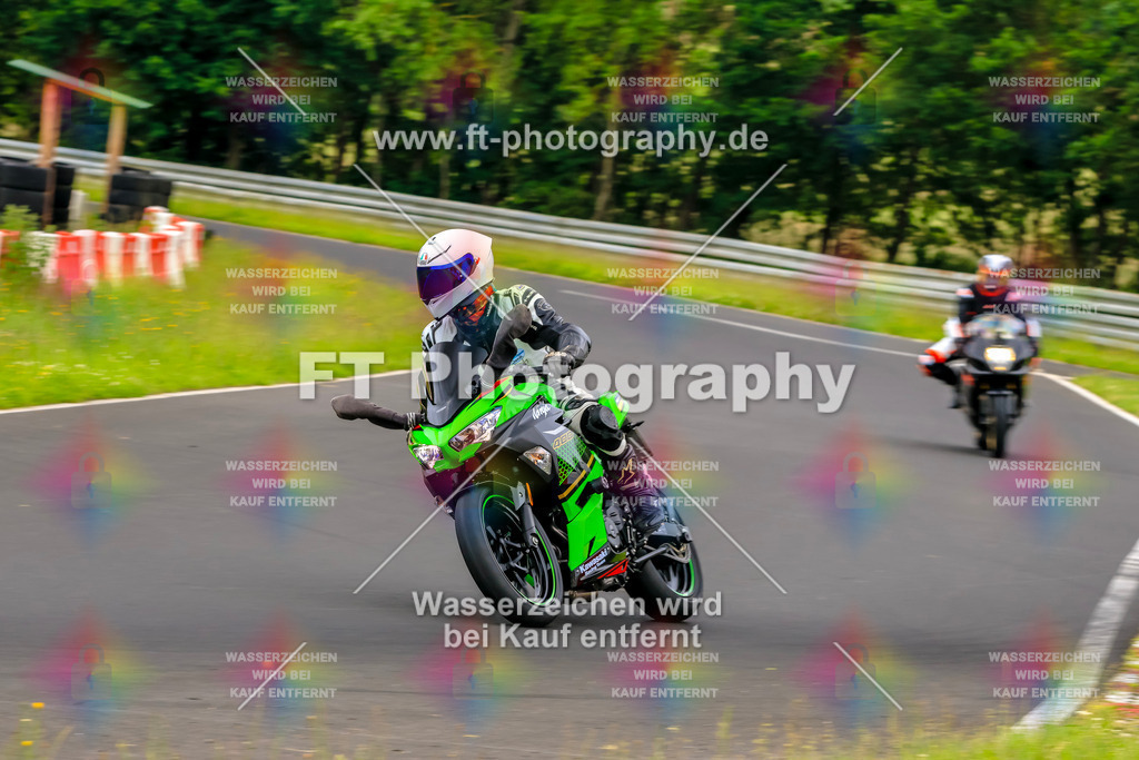 VBK-7494 | Hier findet Ihr Bilder von Touristenfahrten auf der Nürburgring Nordschleife oder von anderen Veranstaltungen die ich besucht habe. Viel Spass beim Durch Schauen 