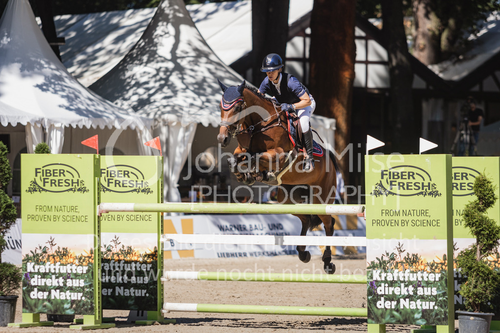 230908_OWLCh_MediumTour-187 | Deine schönsten Turniermomente als professionelle Fotos! Entdecke hochwertige Pferdesport-Fotografie im Online-Shop. Jetzt Fotos finden & bestellen!