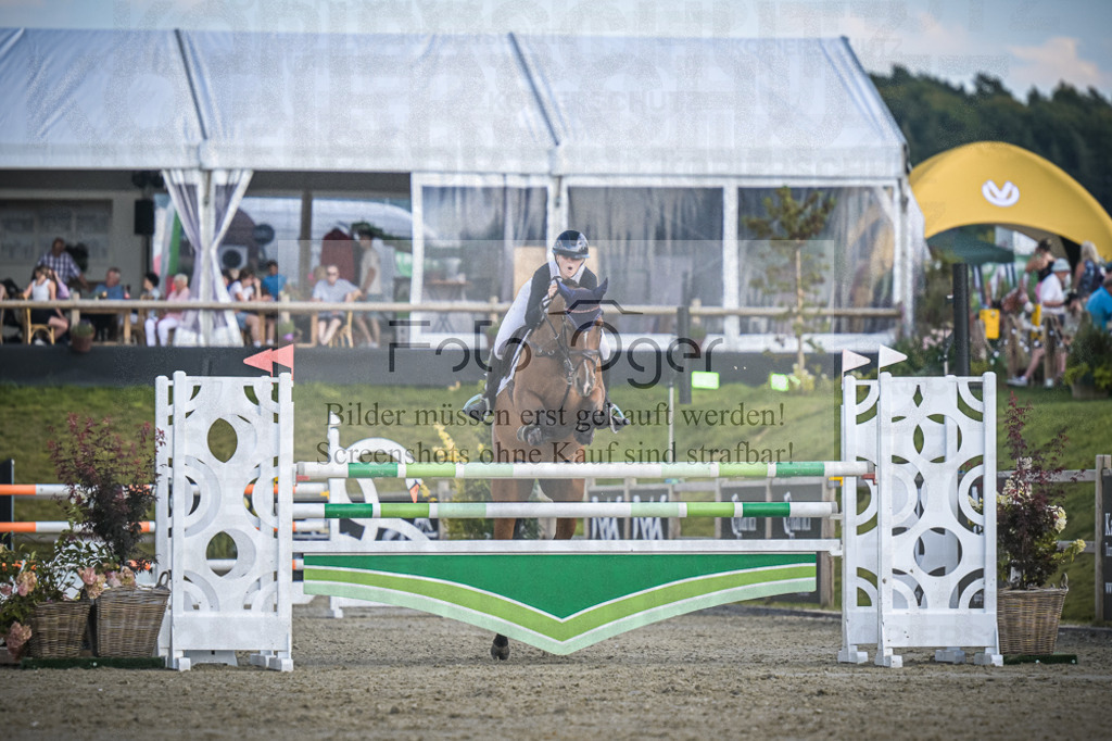 DOS_1310 | Entdecke hochwertige Reitturnierfotos von Foto Oger. Professionell, emotional und authentisch – jetzt Lieblingsmomente im Shop bestellen.Deutschlandweite Turnierfotografie. - Realisiert mit Pictrs.com