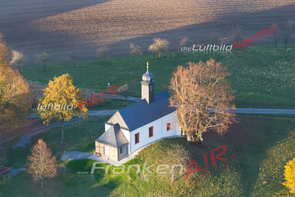 Luftbild von Kapelle Wallersberg - Luftaufnahme wurde 2017 von https://frankenair.de mittels Flugzeug (keine Drohne) erstellt - die Geschenkidee