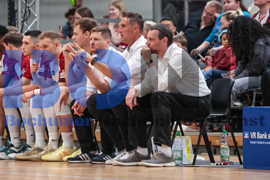 SES_LEVWOL20250525-21 | bond - Realisiert mit Pictrs.com