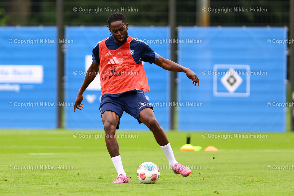 NH_HamburgerSV_Training_21072025 | #25 Jordan Torunarigha (Hamburger SV)Fußball I Herren I Training I Saison 2025-2026 I Hamburger SV I 20.07.2025 I Trainingsplätze Volksparkstadion