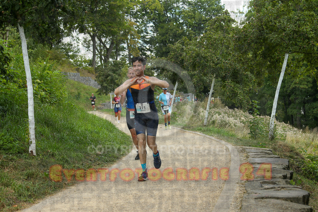 250824_1356_EX1_4309 | Sportfotografie im Rhein-Sieg Kreis, Köln, Bonn, NRW, Rheinland Pfalz, Hessen, etc. Unser Tätigkeitsfeld umfasst den Laufsport vom Volkslauf über den Marathon, Duathlon, Triathon bis zum Ultralauf wie Kölnpfad Ultra oder Schindertrail.