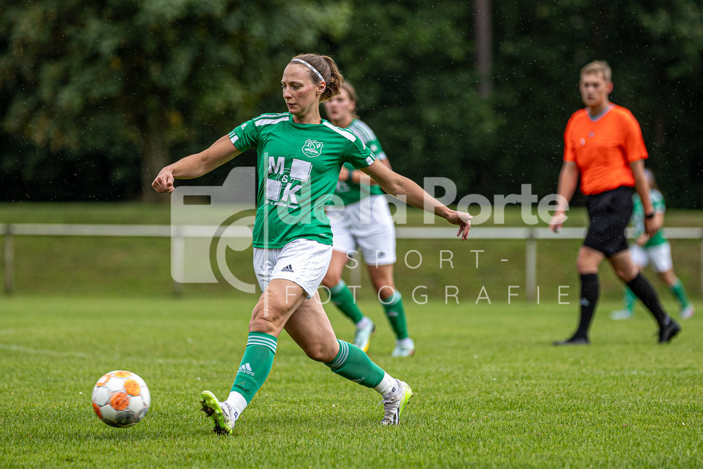 Union Bevensen Frauen - Böker_ Charlene (Solo) vs Fortuna Celle BP 030825 dlP | immodelaporte-sportfotos - Realisiert mit Pictrs.com