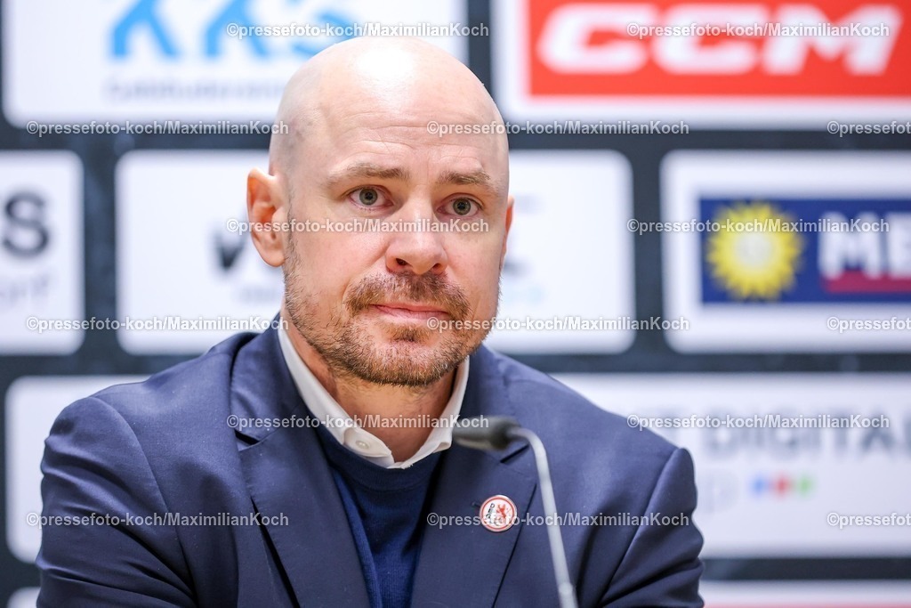 DEG02012501078 | 02.01.2025, Eishockey, Penny DEL, Düsseldorfer EG - ERC Ingolstadt, PSD-BANK Dome: Cheftrainer Steven Reinprecht (DEG)