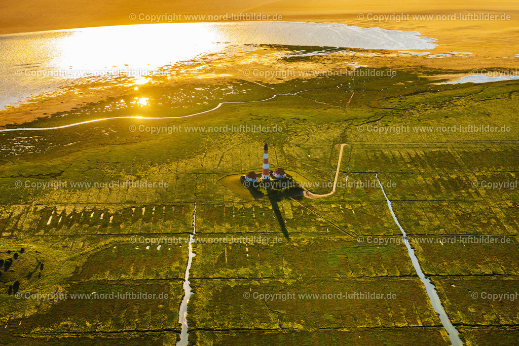 Westerheversand_Leuchtturm_ELS_5672060822 | WESTERHEVER 06.08.2022 Leuchtturm Westerheversand als historisches Seefahrtszeichen im Küstenbereich der Nordsee in Westerhever im Bundesland Schleswig-Holstein. // Lighthouse Westerheversand as a historic seafaring character in the coastal area of North Sea in Westerhever in the state Schleswig-Holstein. Foto: Martin Elsen