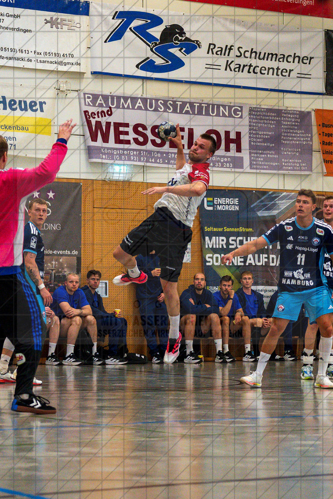 IHC 2026 - Handball-Club Hamburg vs. HØJ Elite | Thomas Solstad (HØJ Elite #44); IHC 2026 - Handball-Club Hamburg vs. HØJ Elite am 07.08.26 in Sporthalle KGS, Schneverdingen - Realisiert mit Pictrs.com