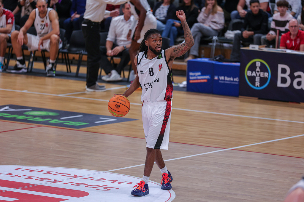 Pro A BAYER GIANTS vs Eisbären Bremerhaven-51 | Fotos von Basketballspielen aus dem Raum NRW fotografiert von Gero Mueller-Laschet und Daniel Schaefer - Realisiert mit Pictrs.com