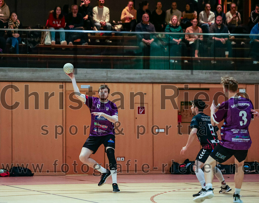 2023-11-26_036_SpVgg_Altenerding_gegen_TSV_1861_Mainburg | Erding, Deutschland, 26.11.2023:
Handball, Bezirksoberliga Männer 2023 / 2024, 9. Spieltag, SpVgg Altenerding gegen TSV 1861 Mainburg, Endergebnis: 34:20

Christian Loris (SpVgg Altenerding, #11), Johannes Ettenhuber (TSV 1861 Mainburg, #9), Jabob Thees (SpVgg Altenerding, #3)

Foto: Christian Riedel / fotografie-riedel.net