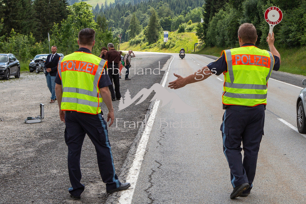16062018-fb-0921 | Gemeisame Zusammenarbeit der Deutschen und Tschechischen Polizei bei Verkehrskontroole im Arbergebiet