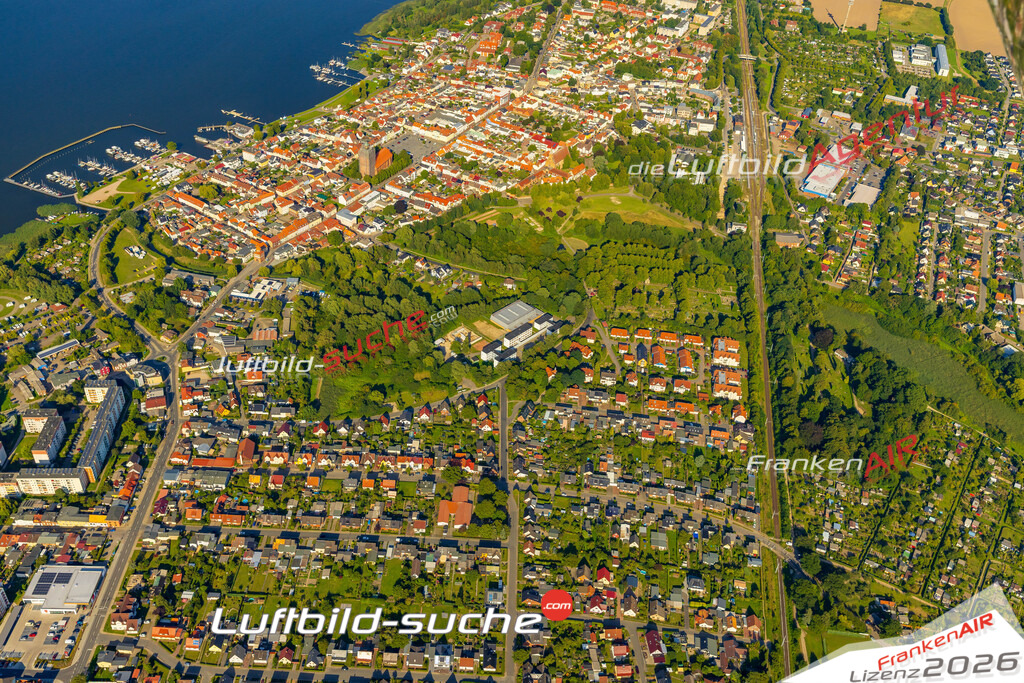 Schrägluftbild  Natur Bäume Wald Wiese Park  Ribnitz-Damgarten - Das Luftbild wurde 2025 vom UL-Flugzeug heraus erstellt (ohne Drohne- keine Drohnenaufnahme ) - Hochauflösende Luftaufnahme -Nicht vergleichbar mit Google Maps oder Satelittenbilder- Die Geschenkidee !Mit Lizenz und Bildrechte bestellbar