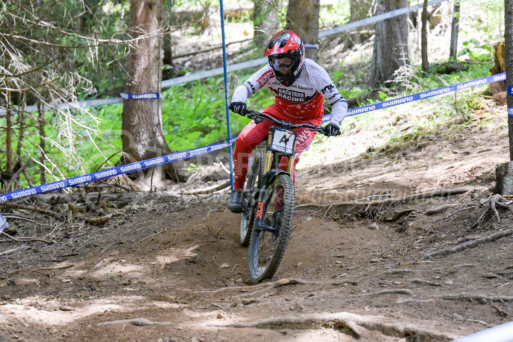UCI Mountain Bike World Cup Lenzerheide 2022 - Downhill - 9. July 2022 | UCI Mountain Bike World Cup Lenzerheide 2022 - Downhill
Bike Kingdom, Lenzerheide
Bild: Sportfotografie Markus Aeschimann | www.markus-aeschimann.ch - Realisiert mit Pictrs.com