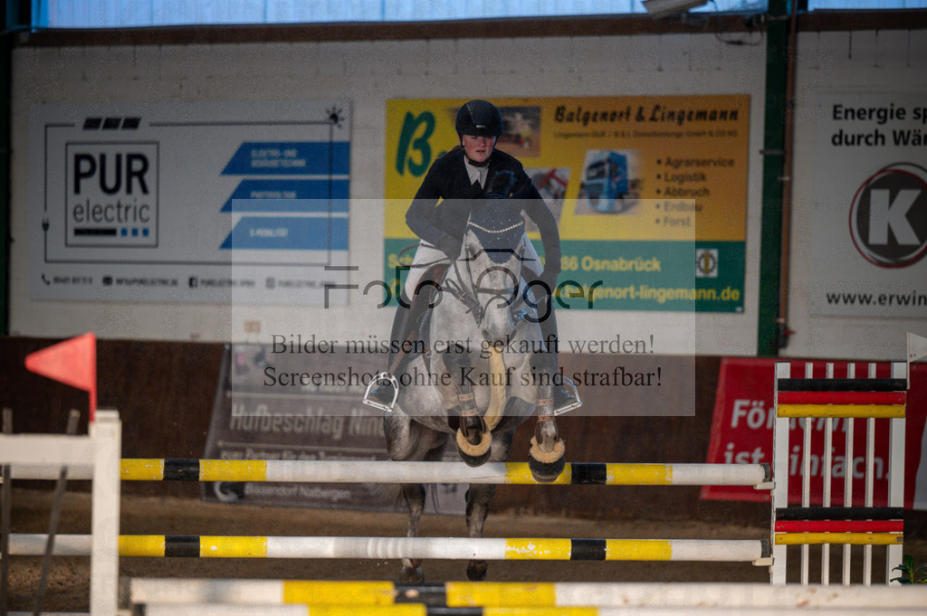 Hallenreittunier Voxtrup 2023 | Entdecke hochwertige Reitturnierfotos von Foto Oger. Professionell, emotional und authentisch – jetzt Lieblingsmomente im Shop bestellen.Deutschlandweite Turnierfotografie. - Realisiert mit Pictrs.com