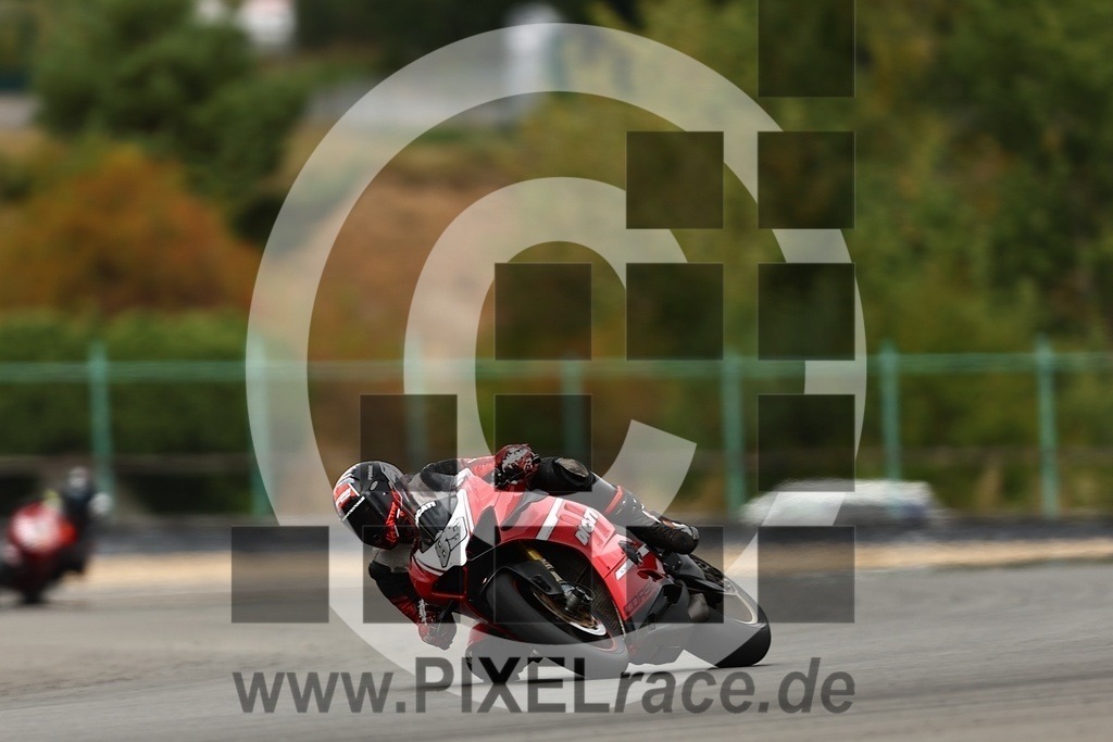 0089-20250830_07748 | Schöne Erinnerungen an spannende Momente - das festzuhalten ist unser Job. PIXELrace.de ist seit 2003 auf den Rennstrecken Europas unterwegs um die Action draußen beim Fahren und die wunderbare Stimmung imm Fahrerlager für euch einzufangen.