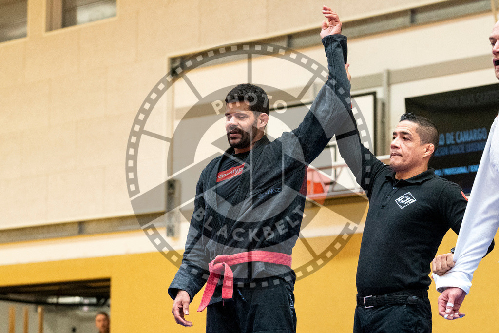 20231118PBB10783 | Fighters compete during the AJP Tour 600 Frankfurt Championship in Frankfurt/Main, Germany, on November 18, 2023.