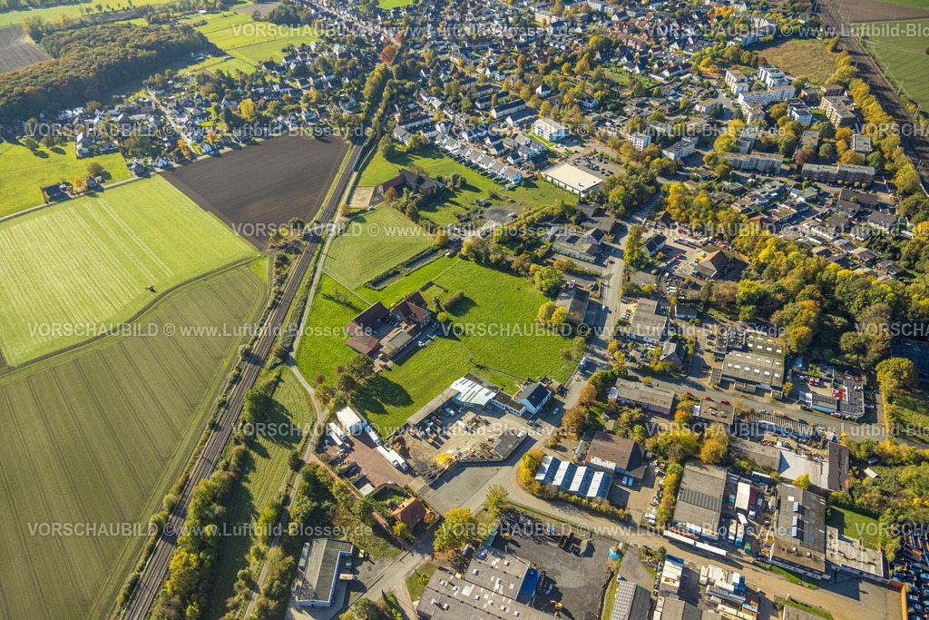 Hamm251001945HofSchnuebbe | Luftbild, Hof auf einer Wiese, Gerhard Schnübbe Landwirtschaftsbetrieb, Baumhofstraße, Wohngebiet Stadtbezirk Pelkum, Hamm, Ruhrgebiet, Nordrhein-Westfalen, Deutschland