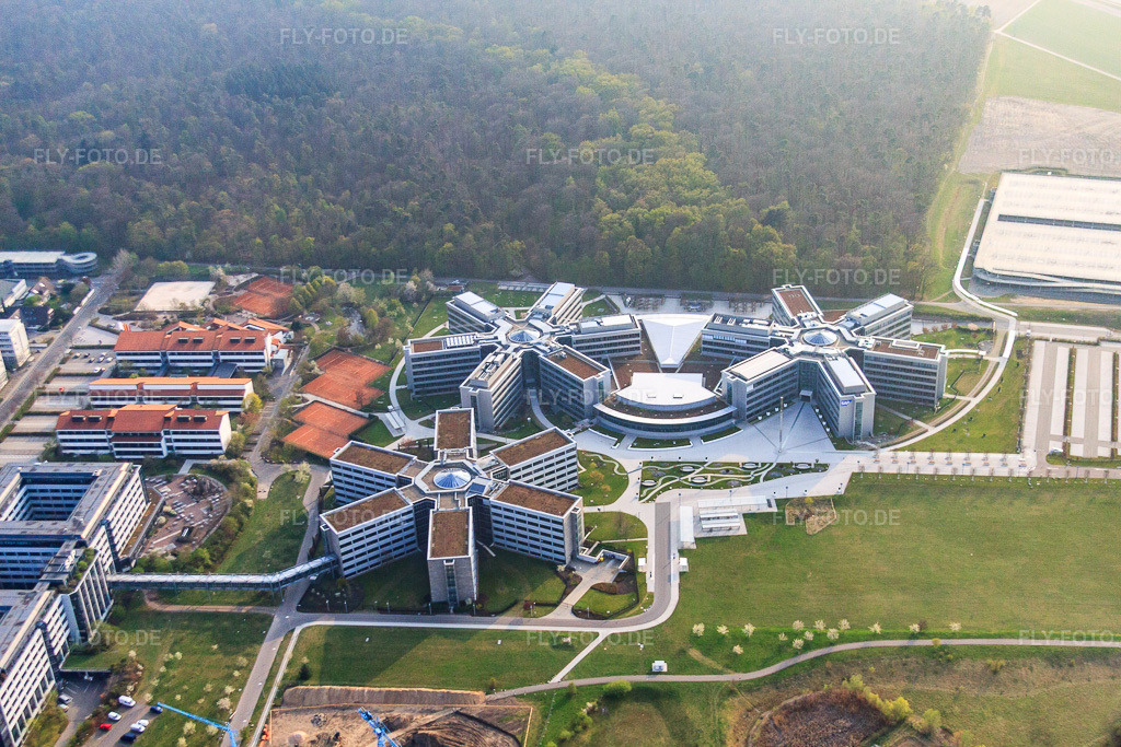 Luftbild: SAP Deutschland SE & Co. KG in Walldorf im Bundesland Baden-Württemberg in Deutschland. Foto: IMG_49451.jpg vom 06.04.2012 durch Werner Riehm/FLY-FOTO.deWWW.SAP.COM