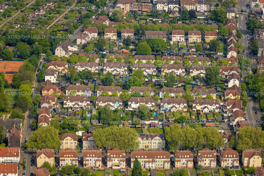 Herne240500558 | Luftbild, Bergarbeitersiedlung Zechensiedlung Hühnerleiter, Wohnanlage Wohnsiedlung an der Emscherstraße mit Schalkestraße und Hüttenstraße, Reihenhäuser, grüne Bäume und Grünflächen, Wanne, Herne, Ruhrgebiet, Nordrhein-Westfalen, Deutschland