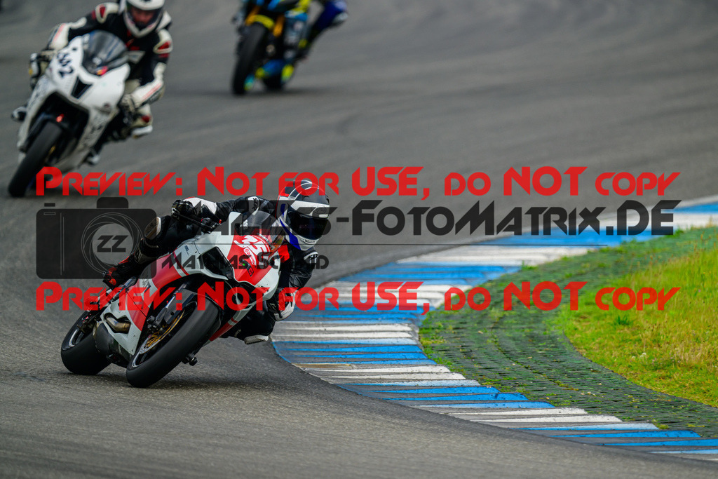 MaZZes_FotoMatrix_240615_6007705_7421 | ROT