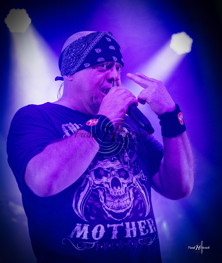 Justice 23.12.2025 | Frank Herberich Fotografie, Frank Herberich, Fotografie, Hochzeit, Portrait, St. Peter Ording, Ording, Westerhever, Nordsee, Frank Fotografie, Hardheim,  Odenwald,Walldürn, Band,Eventfotografie - Realized with Pictrs.com