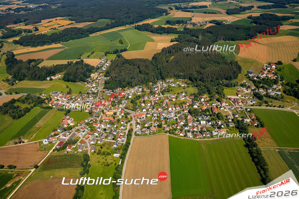 Das Luftbild zeigt : Bachern Friedberg - Die Luftaufnahme wurde 2024 vom UL-Flugzeug aus erstellt ( keine Drohne ) - Hochauflösende Luftaufnahme - Für grossformatige Ausdrucke geeignet. Die Geschenkidee !Mit Lizenz und Bildrechte bestellbar